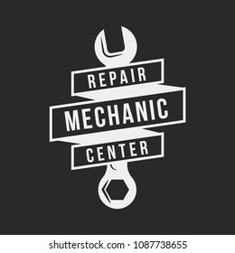 Auto mechanic service. Mechanic service logo set. Repair service auto mechanic logos. Car vintage vector logo set.