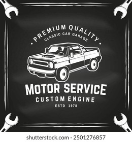 Logotipo de servicio automático, emblemas, insignias, pegatina en la pizarra. Vector. Servicio de reparación de automóviles, restauración y Elementos de diseño de clubes de automóviles
