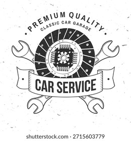Logotipo de servicio automático, emblemas, insignias e iconos. Vector. Para el centro de reparación del coche del servicio experto, la restauración y el club del coche con la silueta de la llave inglesa y del embrague del vehículo