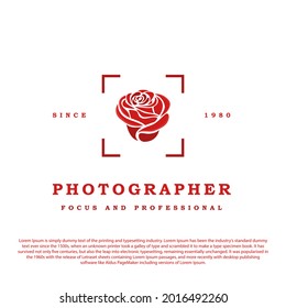 Autofocus zone icon with rose in the middle. Camera photographer vintage retro logo illustration