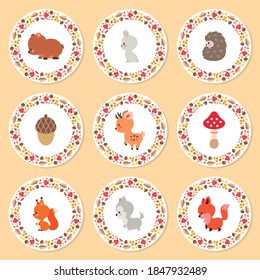 Cachorros otoñales. Conjunto de adorables alacenas de quequitos con animales de pequeño bosque y wreathes hechas de plantas de otoño. Puede utilizarse como tarjetas de felicitación, etiquetas de regalo o iconos. Vector 10 EPS.