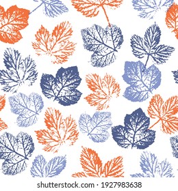 Autumn leaves background. hand painted seamless pattern. Bright autumn colors.