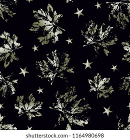 Autumn seamless pattern with maple leaves 