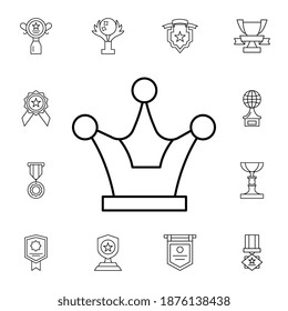 Premio, icono del vector plano de la corona en el paquete de premios