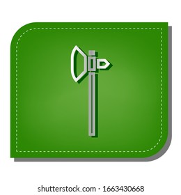 Signo de hacha. Icono de línea de gradiente plateado con sombra verde oscuro en hoja verde con parches ecológicos. Ilustración.