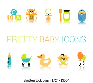 Iconos de objetos de bebé. Imagen de un osito de peluche, una botella, un pacificador, un pato de goma, un pañal, comida, un balón, un carro de bebés y un juguete de cartas. Íconos divertidos.