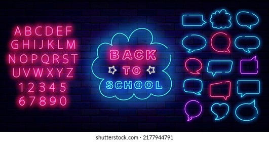 De vuelta a la etiqueta de neón escolar en burbuja de habla. Bienvenidos al concepto escolar. Alfabeto rosa brillante. Colección de nubes cómicas. Actividad de septiembre. Diseño educativo para estudiantes. Ilustración de material vectorial