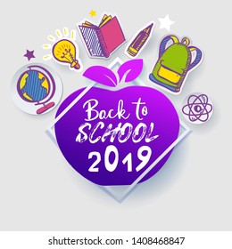 Zurück zur Schule auf Apfelpädagogik-Symbol, handgezeichnete doodle farbige Symbole. Für Geschäftsbanner, Poster, Flyer. Papier Kunst ausgeschnitten Handwerk Retro-Stil.