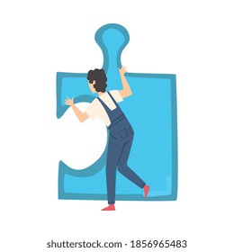 Vista posterior de la mujer resolviendo el rompecabezas, persona en los recubrimientos de denim tratando de conectar el elemento de rompecabezas azul con el vector de dibujos animados Ilustración