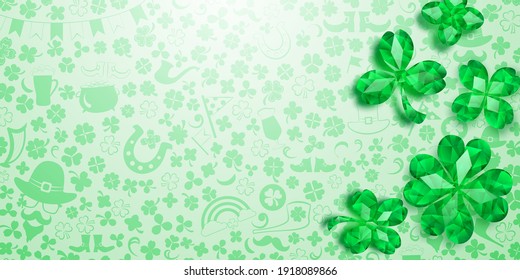 Fondo del Día de San Patricio hecho de hojas de trébol de cristal y otros símbolos en colores verde claro
