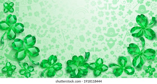 Fondo del Día de San Patricio hecho de hojas de trébol de cristal y otros símbolos en colores verde claro
