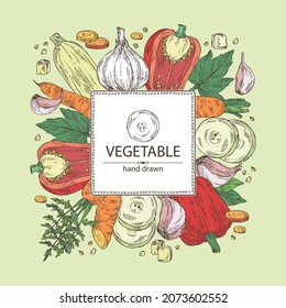 Hintergrund mit Gemüse: Pfeffer, Karotten und Scheiben, Zucchini und Knoblauch. Vektorgrafik, handgezeichnet.