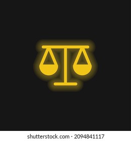 Balancierskala Gelbe leuchtende Neonsymbol