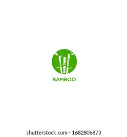 Plantilla de logotipo de bambú. Diseño vectorial de los árboles de bambú verde