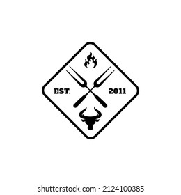 logotipo de barbacoa. Logo de la horquilla y del fuego. Silhouette de cabeza de toro. Sello del logo de Steack House