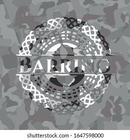 Barring auf grauer Camo-Textur