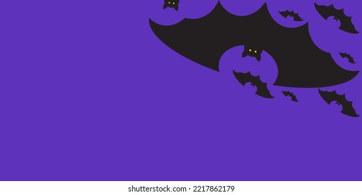 murciélago sobre fondo morado.Sombrío sitio web, fondo o cartel plantilla de Halloween.  
