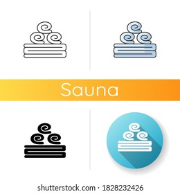 Icono de toallas de baño. Estilos de color negras y RGB lineales. Higiene personal, relajación en el baño. salón de belleza, baño y acceso a la sauna. Toallas limpias apiladas ilustraciones vectoriales aisladas