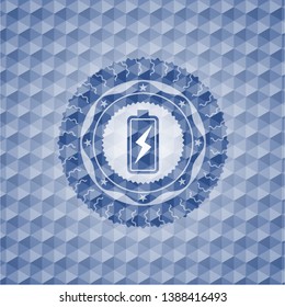 battery charging icon inside blue emblem with geometric background.