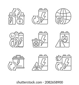 La batería reutiliza el conjunto de iconos lineales. Residuos electrónicos reciclables. Reciclaje de acumuladores. Eliminación correcta. Símbolos de contorno de línea delgada personalizables. Ilustraciones aisladas del contorno vectorial. Trazo editable