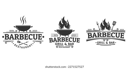 Icono de barbacoa o conjunto de etiquetas. Logo de la barbacoa. Bar asador, restaurante, diseño de insignias vintage de steak house con llama de fuego, tenedor de parrilladas y espátula. Ilustración vectorial.