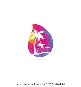 Design-Design-Vorlage für das Design des Beach-Tropfen-Designs. Sommerlogo-Designs.Das Design des tropischen Strandes und des Palmenbaums.