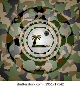 beach icon inside camo texture