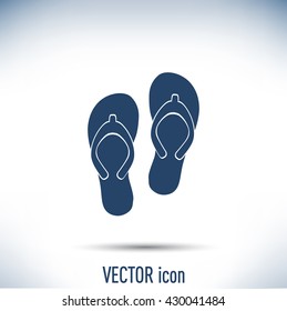 Beach slippers icon - Vector