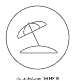 Icono de la línea del paraguas de la playa.