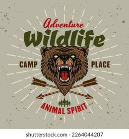 Bärenfarbiges Emblem, Abzeichen, Etikett oder Logo für Camping und im Freien in Vintage-Vektorgrafik