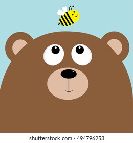 Bear grizzly big head looking at honey bee insect. Cute cartoon character. Forest baby animal collection. Blue sky background. Isolated. Flat Vector illustration