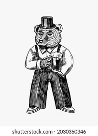  Bear with a mug of beer with foam. Bavarian style. Traditional lederhosen outfit. Fashion character. Hand drawn Vintage retro sketch. Vector engraved illustration for logo and tattoo or T-shirts.