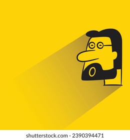 barba hombre con sombra sobre fondo amarillo