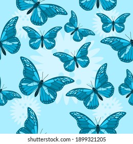 Hermoso vector de patrón sin fisuras con temática mariposa azul sobre un fondo azul suave, perfecto para elementos de diseño con temática natural en la web o en las impresiones.