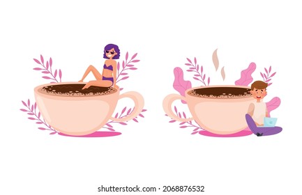 Hermosa chica con traje de baño sentada al borde de una taza de café. Un hombre pequeño sentado contra una caricatura de una taza enorme. Ilustración vectorial del concepto de amantes del café