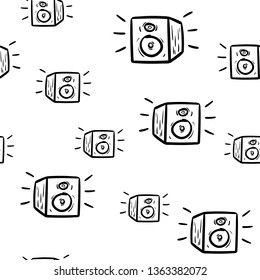 Beautiful hand drawn seamless pattern  fashion amplifier icon. Hand drawn black sketch. Sign / symbol / doodle. Isolated on white background. Flat design. Vector illustration.