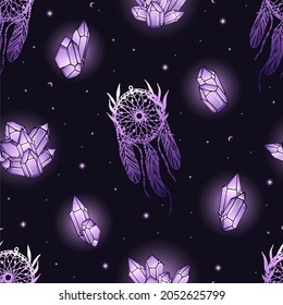 Hermosa ilustración de estilo boho de vector dibujado a mano de dreamcatcher y cristales. Patrón sin foco. Uso para postales, impresión para camisetas, carteles, pañuelos, ropa de cama