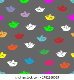 Hermosa ilustración vectorial de color dibujado a mano de un grupo de botes de juguete de papel de origami aislados en un fondo gris para libro de colorear para niños. Patrón transparente