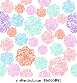 Schönes, nahtloses Muster-Design von bunten Blumen. Eignet sich zum Verpacken von Papier, Tapeten, Stoff und so weiter.