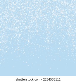 Schöner Schneefall-Weihnachtshintergrund. Subtile fliegende Schneeflocken und Sterne auf hellblauem Winterhintergrund. Schöne Schneefall-Overlay-Vorlage. Square, Vektorgrafik.