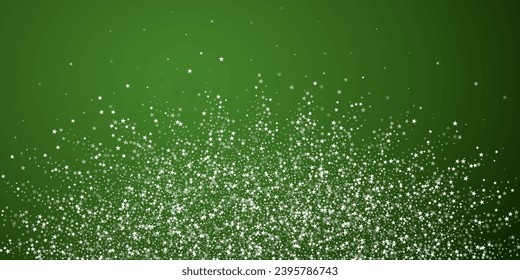 Hermoso fondo de navidad de nevadas. Sutiles copos de nieve volando y estrellas sobre fondo verde navideño. Hermosa plantilla de superposición de nevadas. Ilustración vectorial amplia.