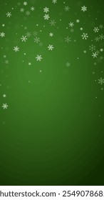Hermoso fondo de Navidad de nevadas. Copos de nieve voladores sutiles y estrellas en el fondo verde de la Navidad. Hermosa Plantilla de superposición de nieve. Ilustración vectorial de Vertical.