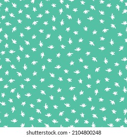 Schönes Vintage-Muster. Kleine weiße Blumen. Hellgrüner Hintergrund. Bloraler, nahtloser Hintergrund. Eine elegante Vorlage für modische Drucke.