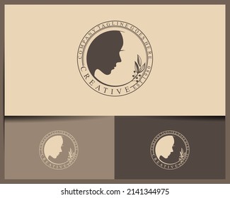 Hermosa plantilla de diseño del logo de la cara de la mujer. Cabello, niña, flor, símbolo de hoja. Concepto de diseño abstracto para salón de belleza, masaje, revista, cosmética y spa. Banda portadora premium
