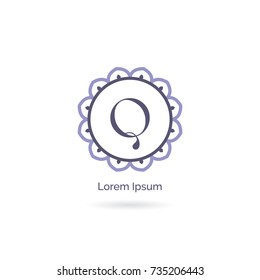 Beauty brand letter Q logo design. Luxury Q letter vector monogram.