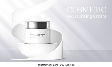 Embalaje cosmético de crema de belleza en el podio con fondo de sol. Plantilla de simulación cosmética para publicidad de productos.