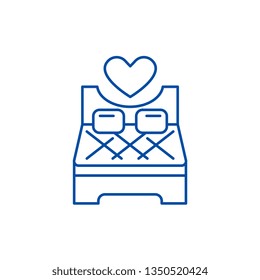 Bed for lovers line icon concept. Bed for lovers flat  vector symbol, sign, outline illustration.