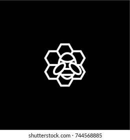 bee on honeycombs icon
