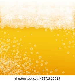 Fondo de cerveza. Deslumbramiento de las naves. Espuma del Oktoberfest. Diseño de banner dorado. Una pinta brillante de ale con burbujas realistas. Beber líquido frío para la pab. Copa naranja para espuma de oktoberfest.