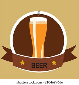 Etiquetas de cerveza con tres vasos de cerveza. Icono Servicio de bebidas. Simple vector plano.
